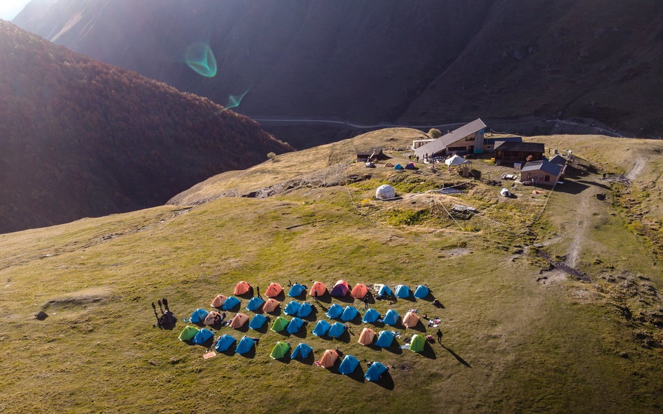Runmageddon Kaukaz – kilka nocy uczestnicy spędzili w namiotach