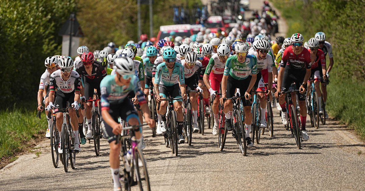 Rzym w centrum uwagi Giro d'Italia. Hołd dla papieża