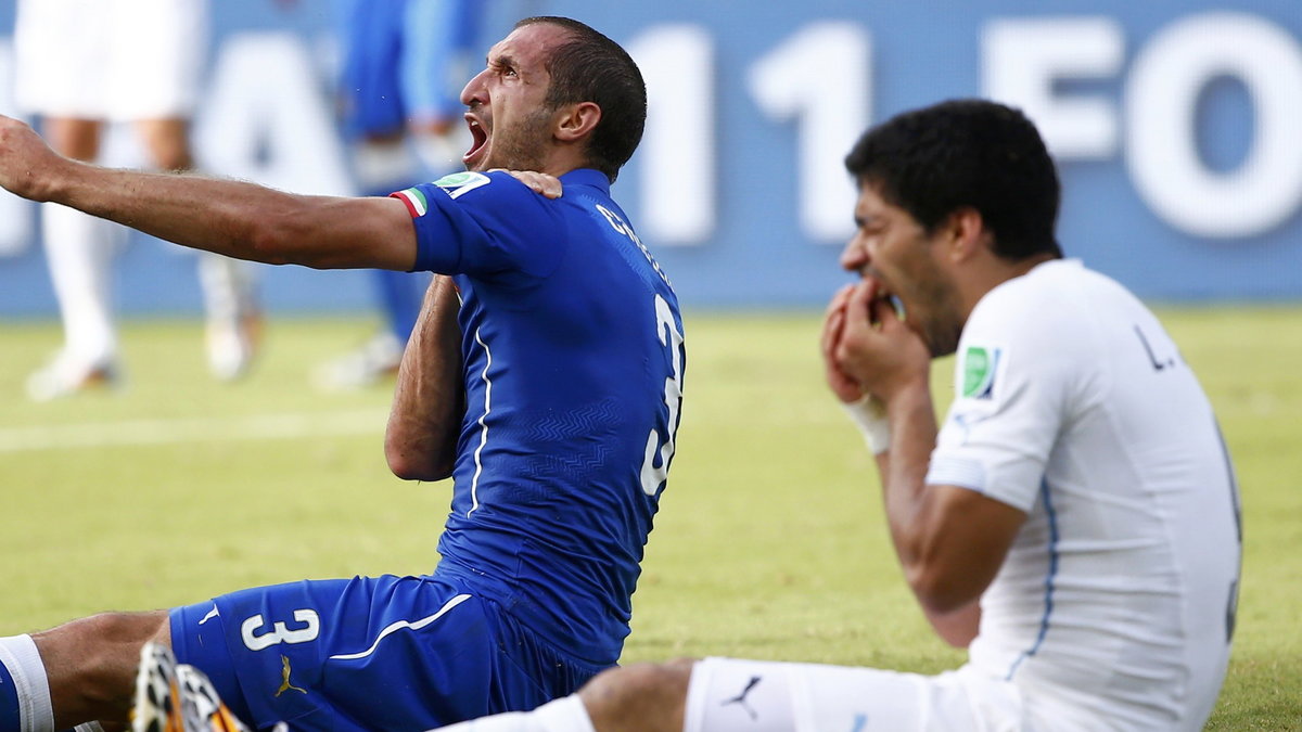 Giorgio Chiellini (po lewej) i Luis Suarez