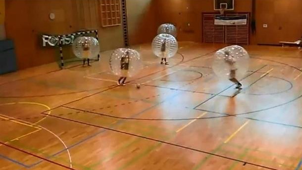 Bubble football nowa odmiana piłki nożnej na hali! Wideo!