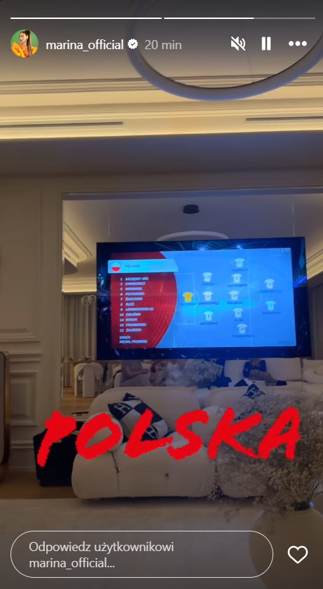 Marina Łuczenko-Szczęsna ogląda mecz Walia - Polska
