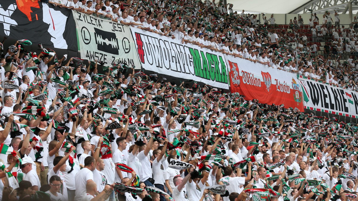 Legia Warszawa, Legia kibice, kibice Legii, #UwolnićMaćka