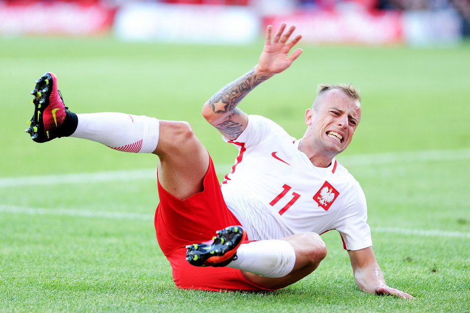 Kamil Grosicki i jego kontuzja w trakcie meczu z Litwą w 2016 r.