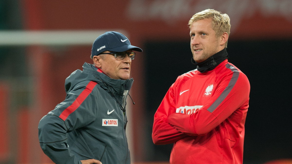 Adam Nawałka (L) i Kamil Glik