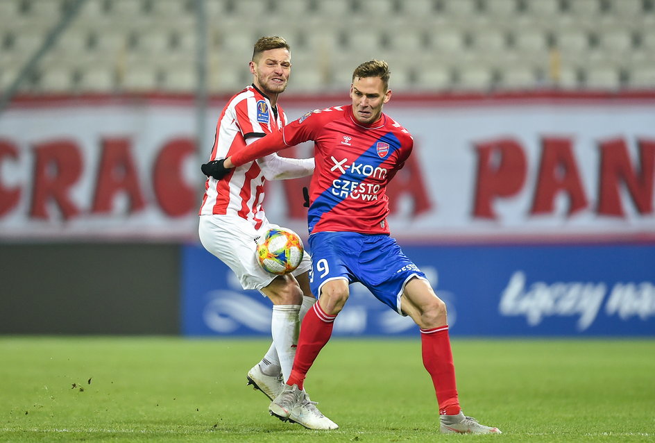 Sebastian Musiolik (Raków Częstochowa) w meczu z Cracovią