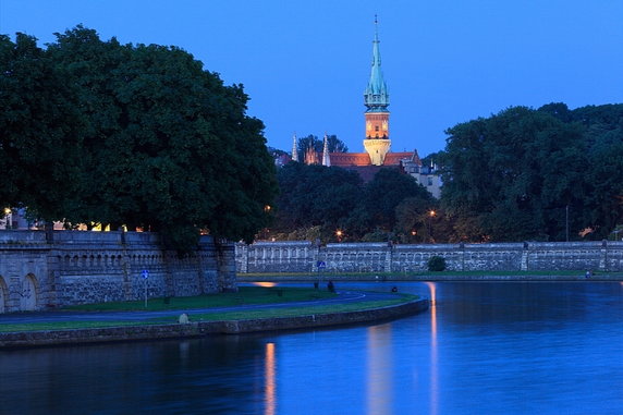 Kraków, Wisła między Kazimierzem a Podgórzem (w tle kościół św. Józefa przy Rynku Podgórskim)