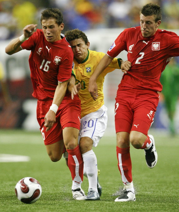 Grzegorz Krychowiak i Ben Starosta w meczu z Brazylią