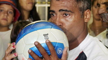 FILES-FBL-BRAZIL-ROMARIO-RETIREMENT