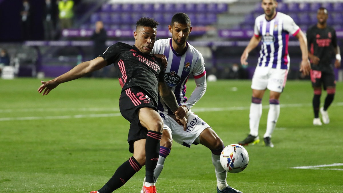 Mariano Diaz (Real Madryt) i Joaquin (Real Valladolid)