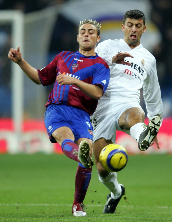 WALTER SAMUEL (2004)