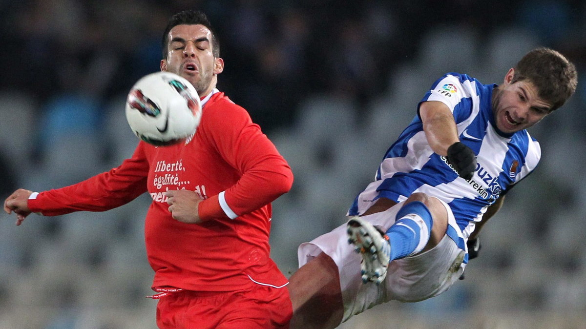 Alvaro Negredo (L) (Sevilla FC)