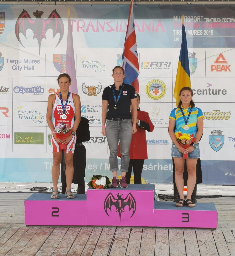 Ewa Bugdoł (z lewej) na podium ME 2019 (średni dystans) z Katriną Rye i Liliją Baranowską