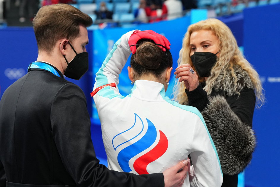 Kamiła Walijewa właśnie „przegrała złoto”, ale od swojej trenerki nie usłyszała słów pocieszenia.