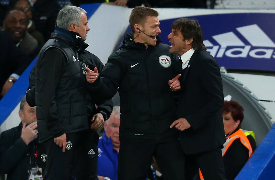 Mourinho (po lewej) z Antonio Conte (po prawej)