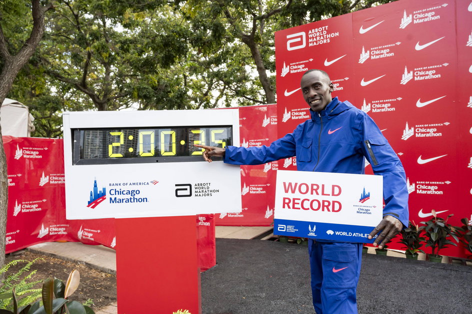 Kelvin Kiptum po ustanowieniu rekordu świata w maratonie