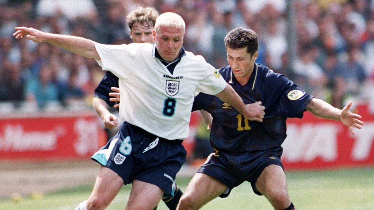 Podczas Euro w 1996 roku Anglia pokonała Szkocję 2:0, a Paul Gascoigne strzelił wówczas jednego z najbardziej pamiętnych goli w historii reprezentacji.