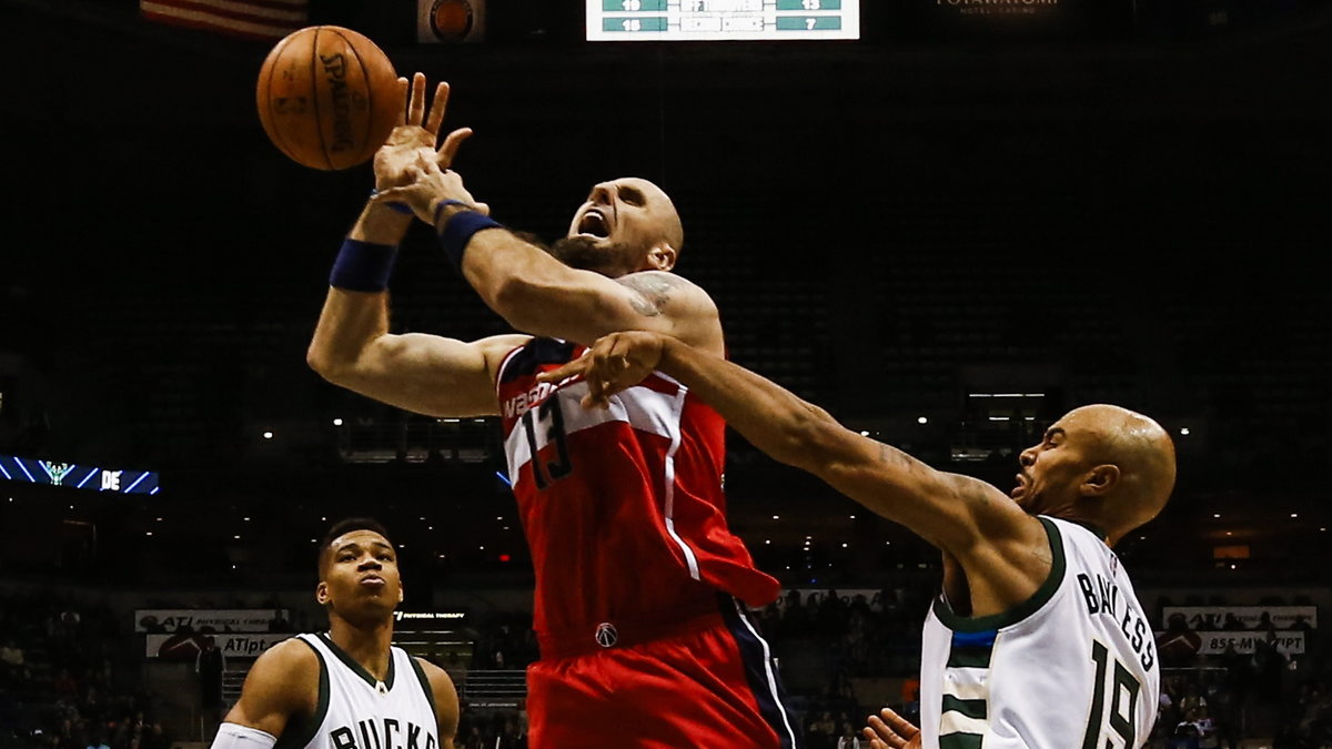 Marcin Gortat (w środku)