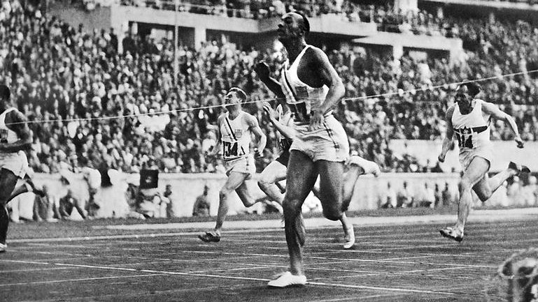 Jesse Owens w 1936 roku