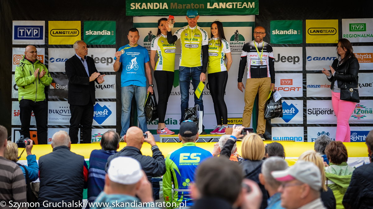 Andrzej Kaiser na podium po wyścigu