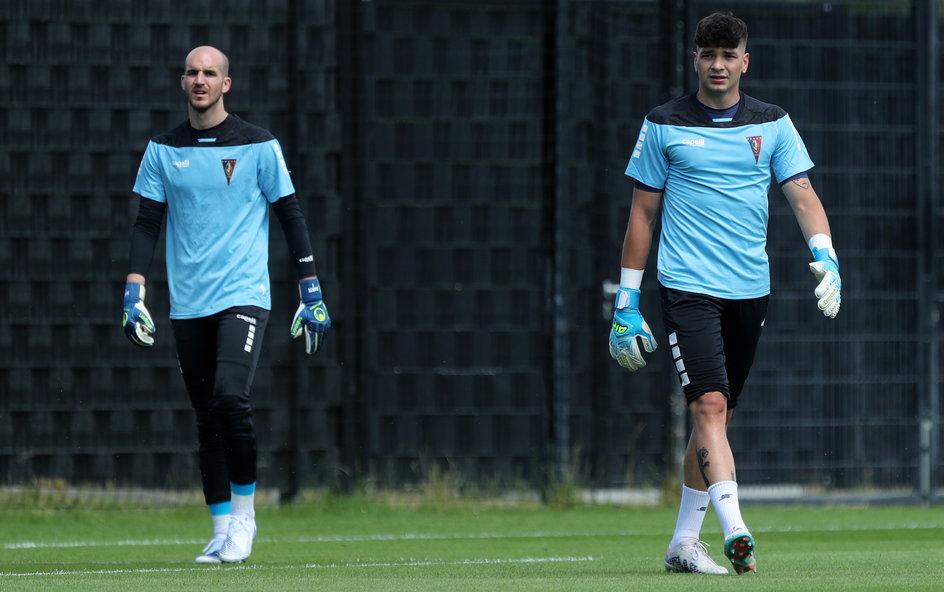 Dante Stipica i Bartosz Klebaniuk podczas treningu Pogoni Szczecin