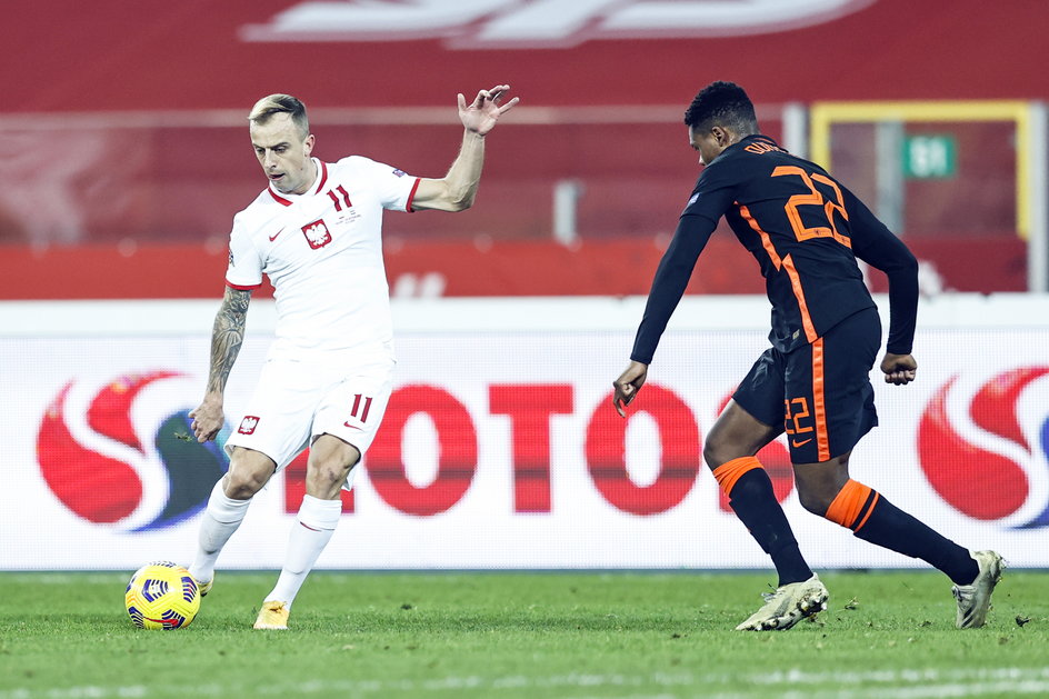 Kamil Grosicki rozegrał w reprezentacji Polski 80 meczów (na zdjęciu w spotkaniu Ligi Narodów z Holandią). Teraz można się zastanawiać czy ta liczba się zwiększy.