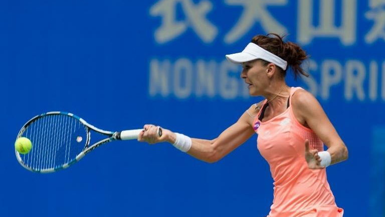 Agnieszka Radwanska eliminates Ekaterina Makarova at Wuhan Open