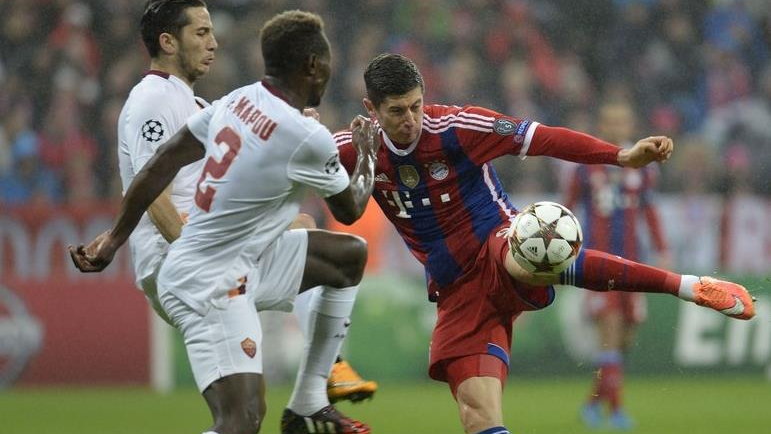 Robert Lewandowski w meczu Bayern - Roma