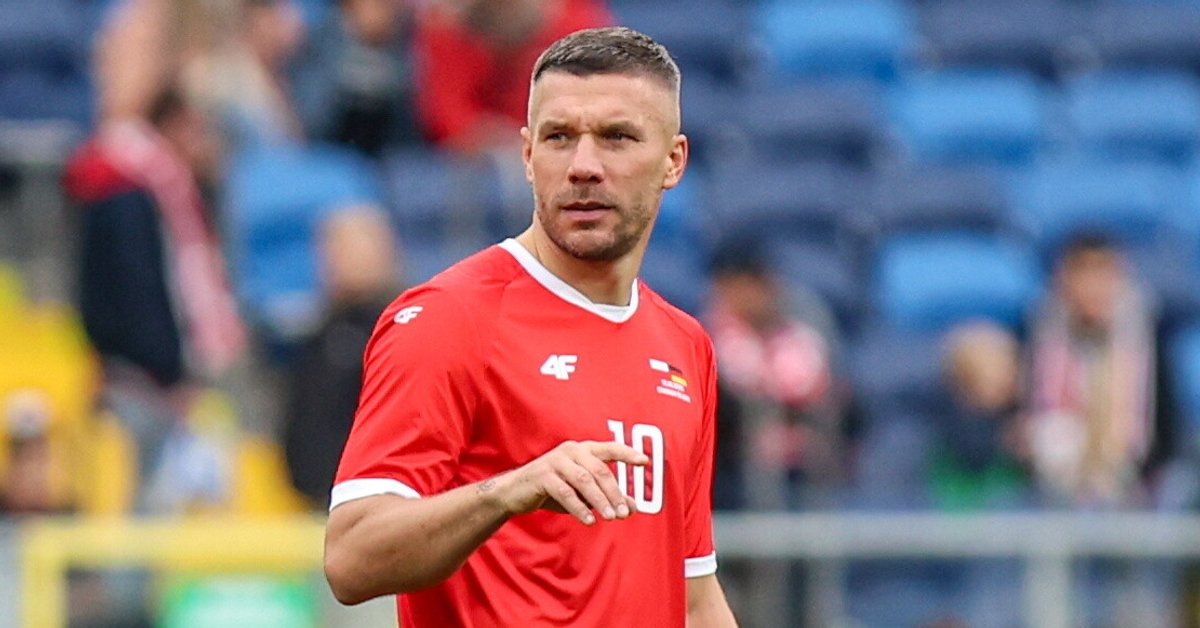 Lukas Podolski grzmi. "Ktoś powinien się obudzić"
