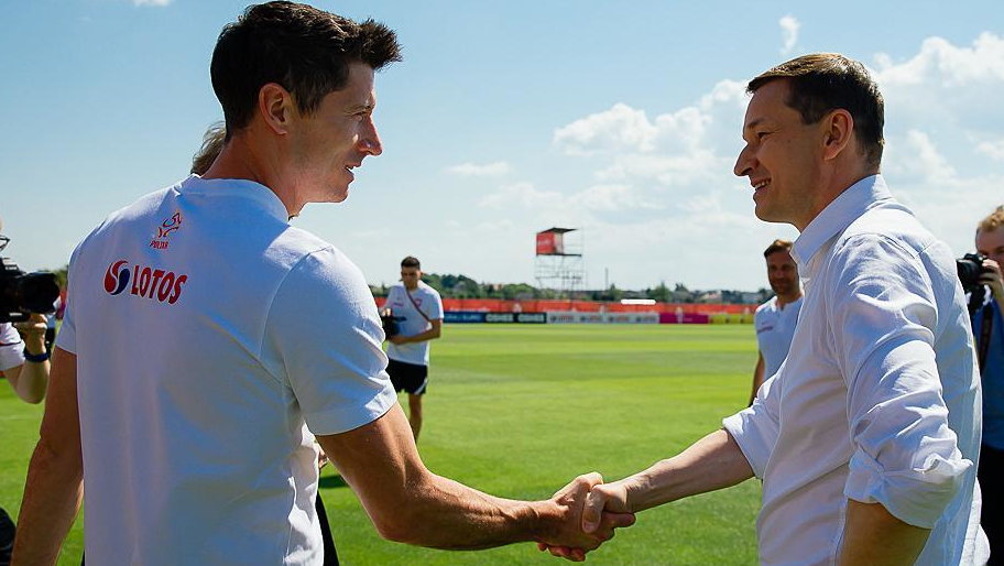 Robert Lewandowski i Mateusz Morawiecki