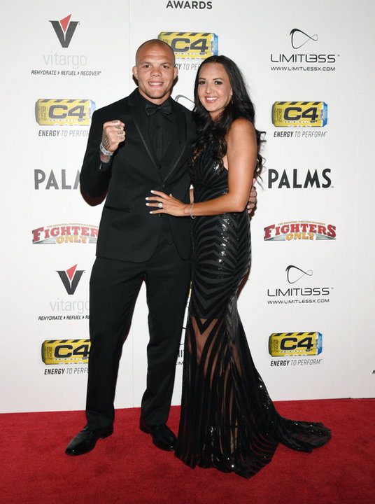 Zawodnik UFC Anthony Smith z żoną