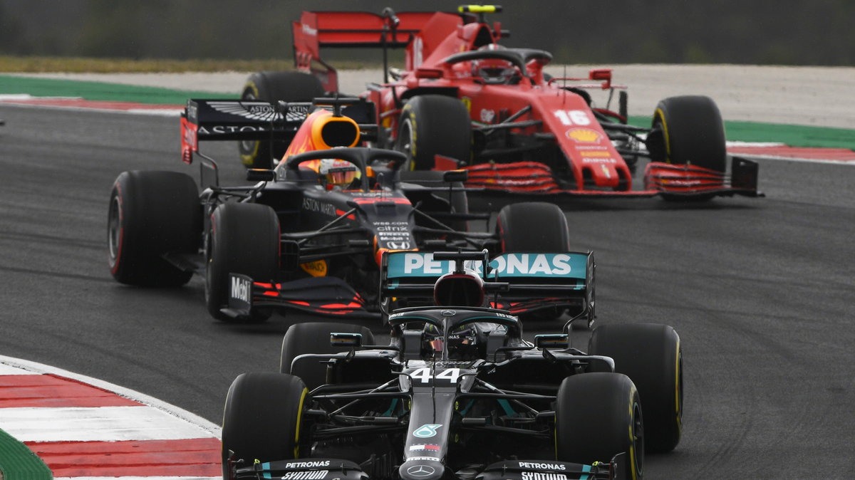 Lewis Hamilton, Max Verstappen i Charles Leclerc