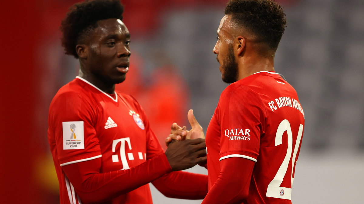 Alphonso Davies (z lewej) i Corentin Tolisso