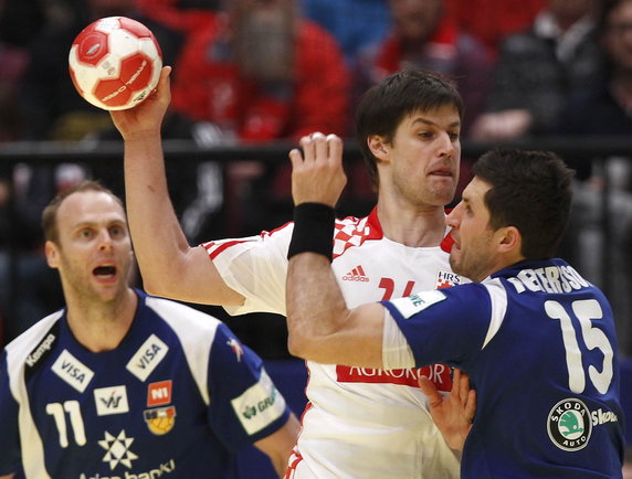 2010-01-25T161712Z_01_IMS10_RTRIDSP_3_HANDBALL-AUSTRIA.jpg