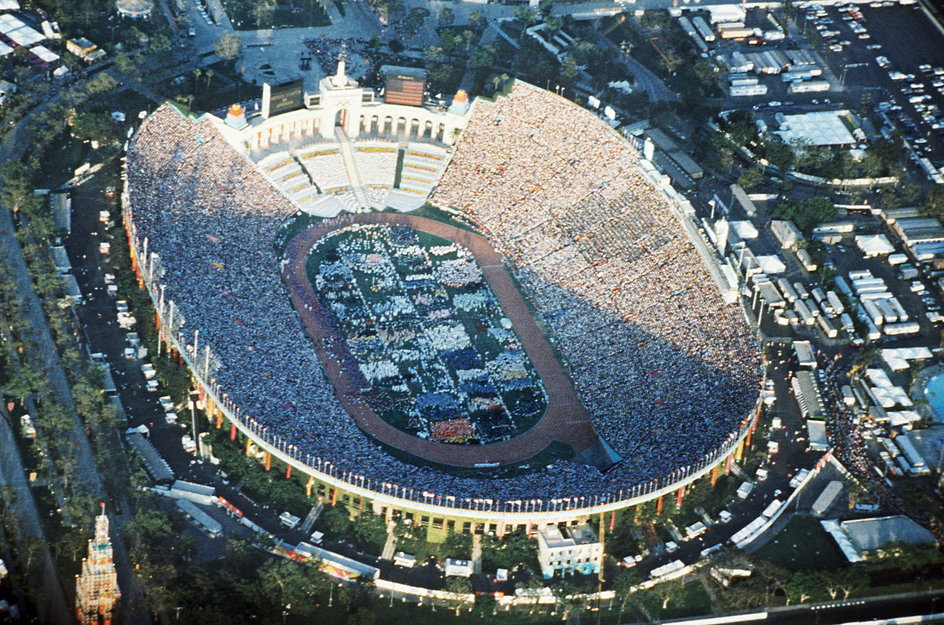 Stadion olimpijski w Los Angeles podczas ceremonii otwarcia igrzysk