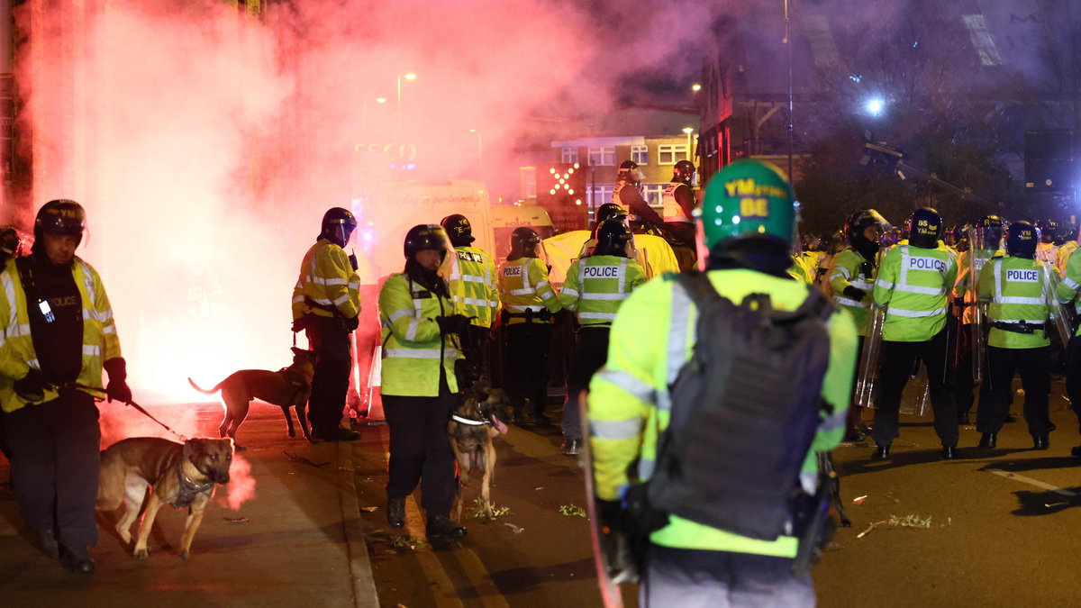 Zamieszki pod stadionem Aston Villi przed meczem z Legią Warszawa