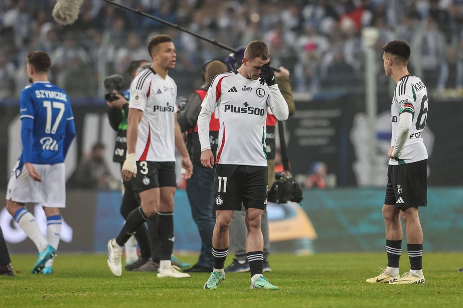 Legia oyuncuları Lech Poznań'a karşı oynanan sonbahar maçının ardından