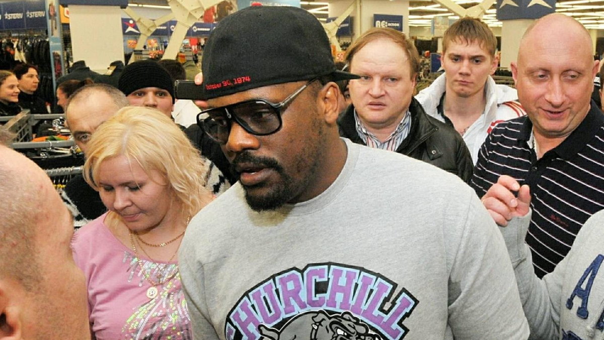 Dereck Chisora rzucił stołem na konferencji