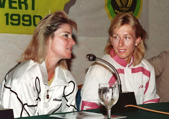 Chris Evert (z lewej) w 1990 roku