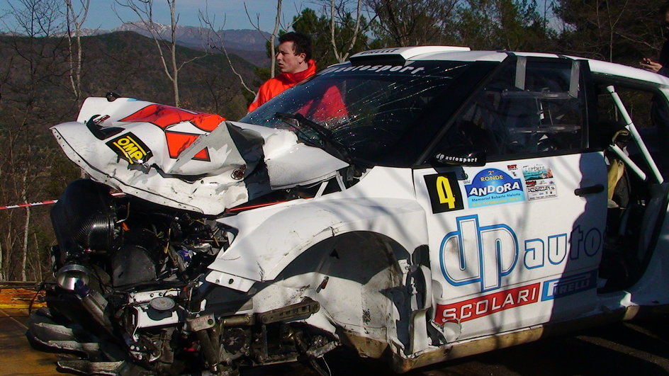 Auto Roberta Kubicy po wypadku na Ronde di Andora