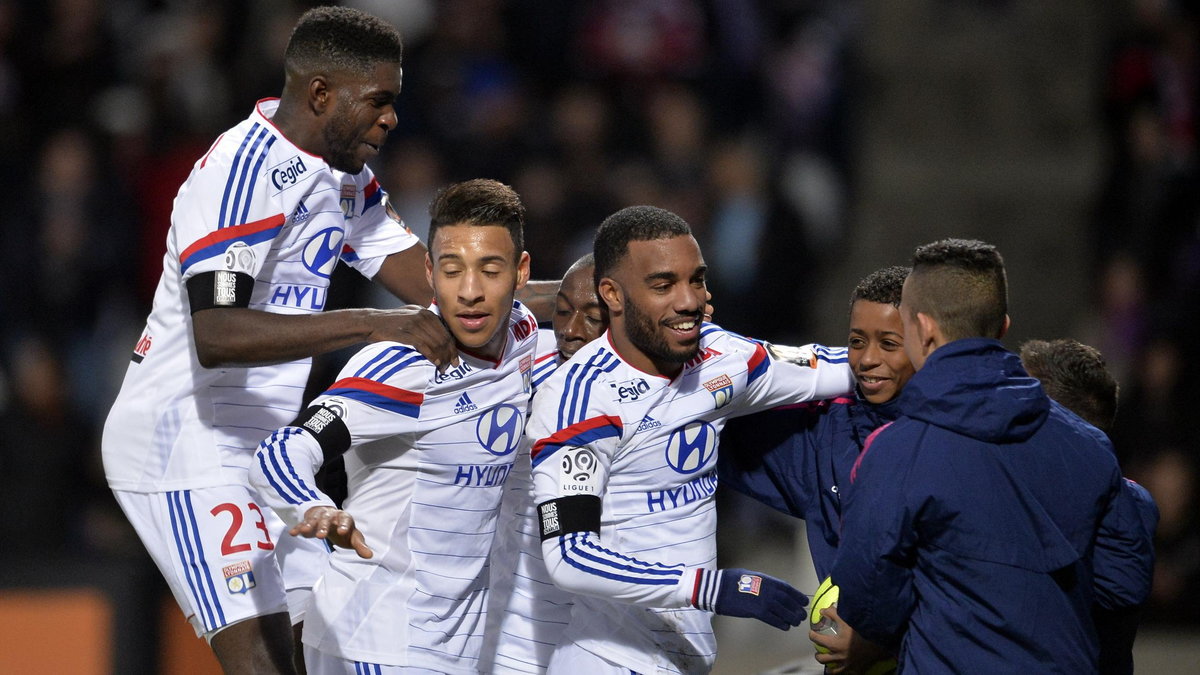 Olympique Lyon twardo stąpa po ziemi