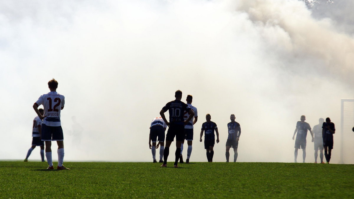 Pilka nozna. B klasa. SP Zawisza Bydgoszcz - Wisla Fordon. 02.04.2017