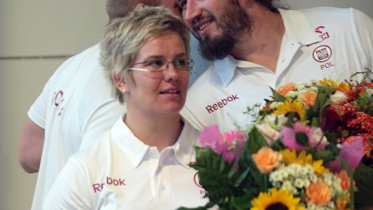 Anita Włodarczyk (L), Tomasz Majewski (P) i Piotr Małachowski (z tyłu)