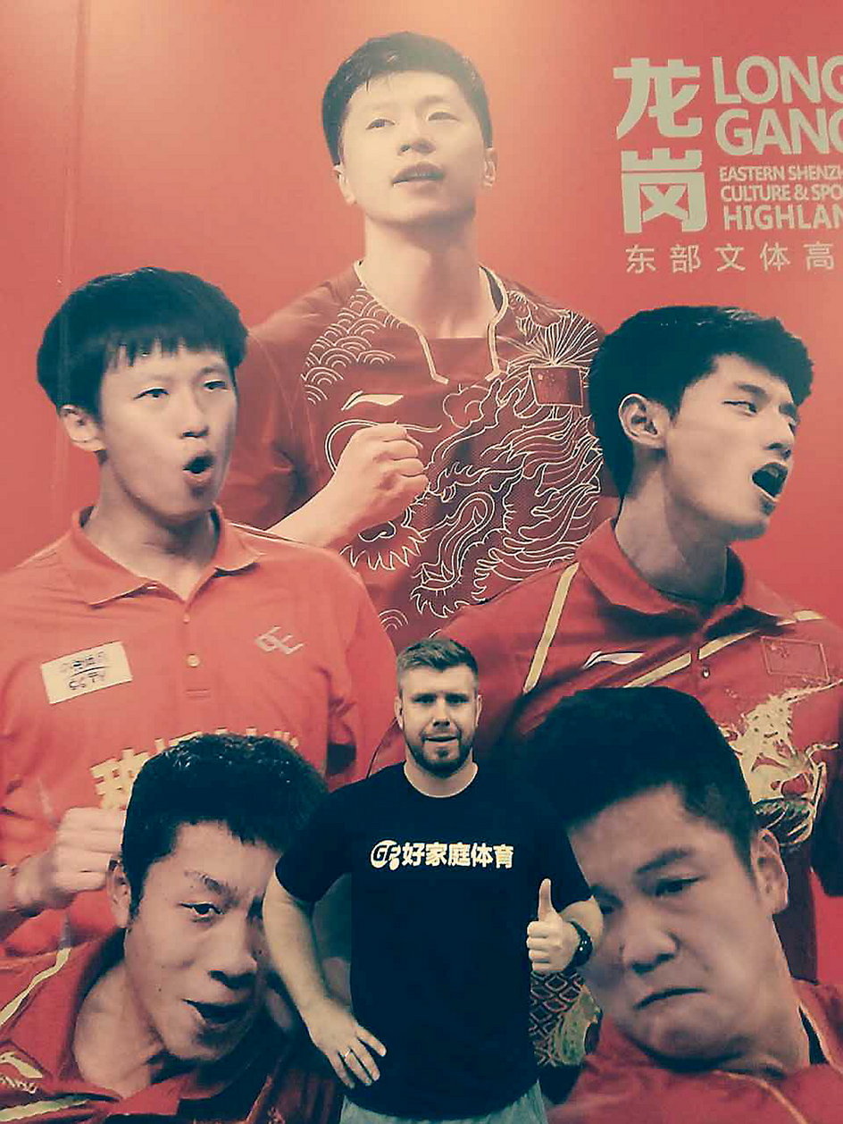 Chińscy tenisiści stołowi mają w ojczyźnie status gwiazdy, ich wizerunki widnieją np. na plakatach
