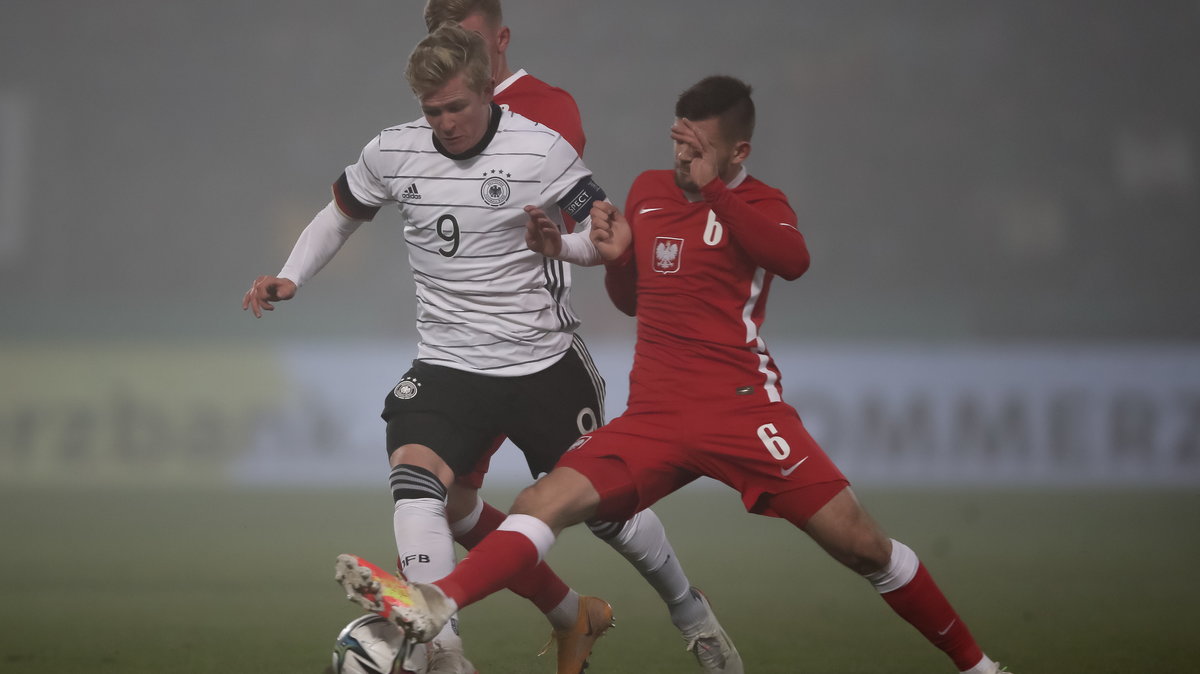 Piłkarze reprezentacji Polski i Niemiec U-21