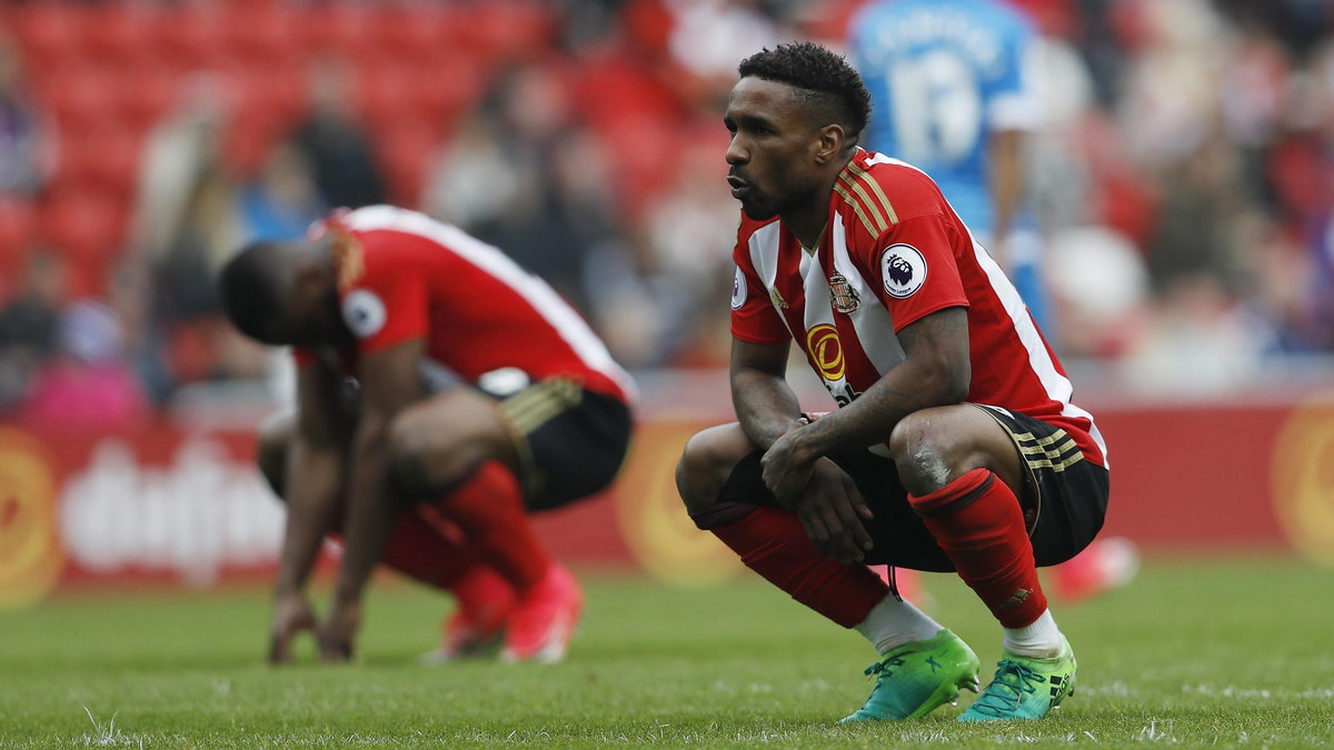 Sunderland's Jermain Defoe and Victor Anichebe look dejected