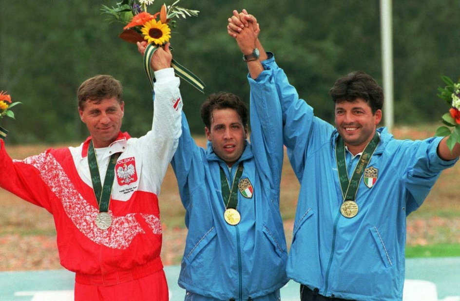 Atlanta 1996, medaliści olimpijscy w skeecie. Od lewej: Mirosław Rzepkowski oraz Włosi Ennio Falco i Andrea Bennelli.