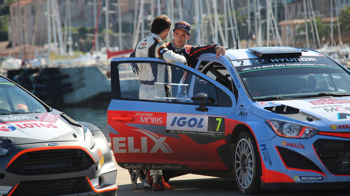 Przesiadka Roberta Kubicy z prywatnego Forda Fiesta RS WRC do Hyundaia i20 WRC w przyszłym roku nie będzie możliwa. Tak twierdzi menedżer koreańskiej ekipy , fot. Cezary Gutowski