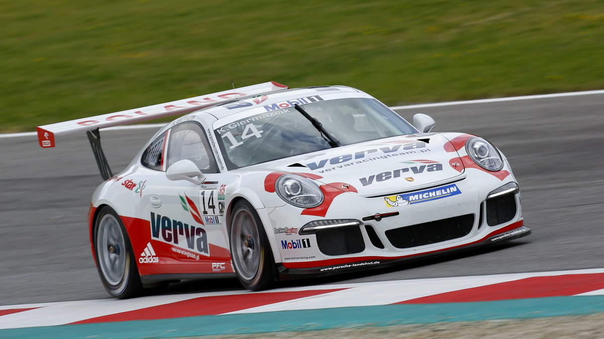 Kuba Giermaziak Verva Racing Team. Porsche Supercup