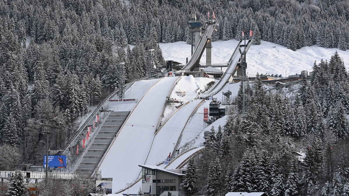 SKI - JUMPING - FOUR HILLS