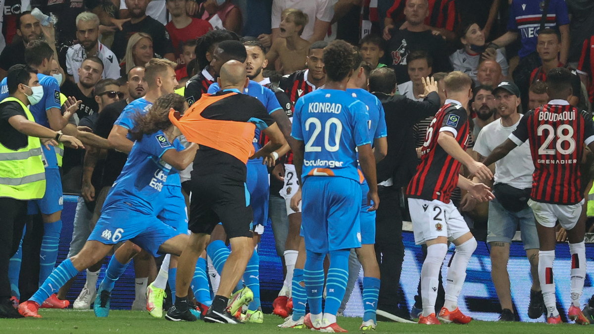 Trzej piłkarze Marsylii odniosło obrażenia podczas incydentu w Nicei